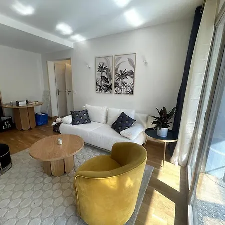 Apartament Secret Garden Calme Et Terrasse En Hyper-centre